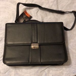 Samsonite briefcase NWT